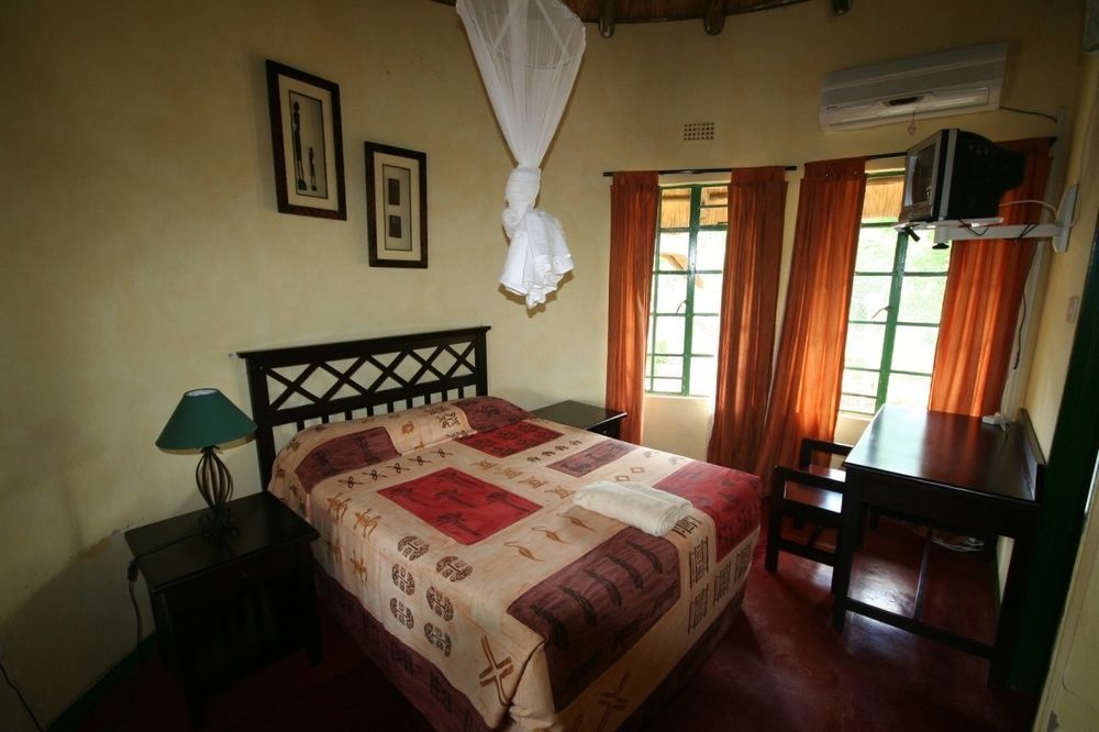 Lesoma Valley Lodge Kasane Exterior photo
