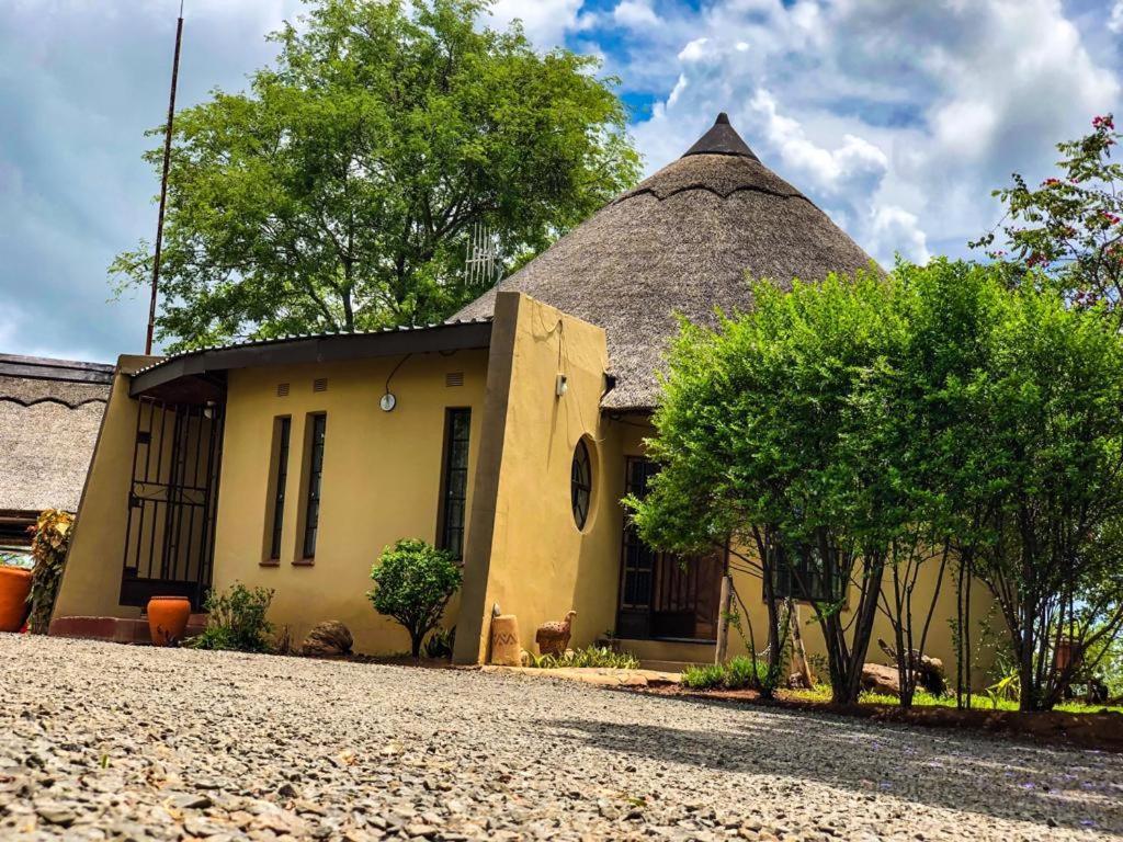 Lesoma Valley Lodge Kasane Exterior photo