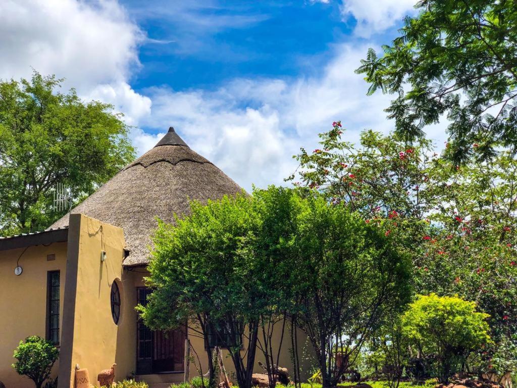 Lesoma Valley Lodge Kasane Exterior photo